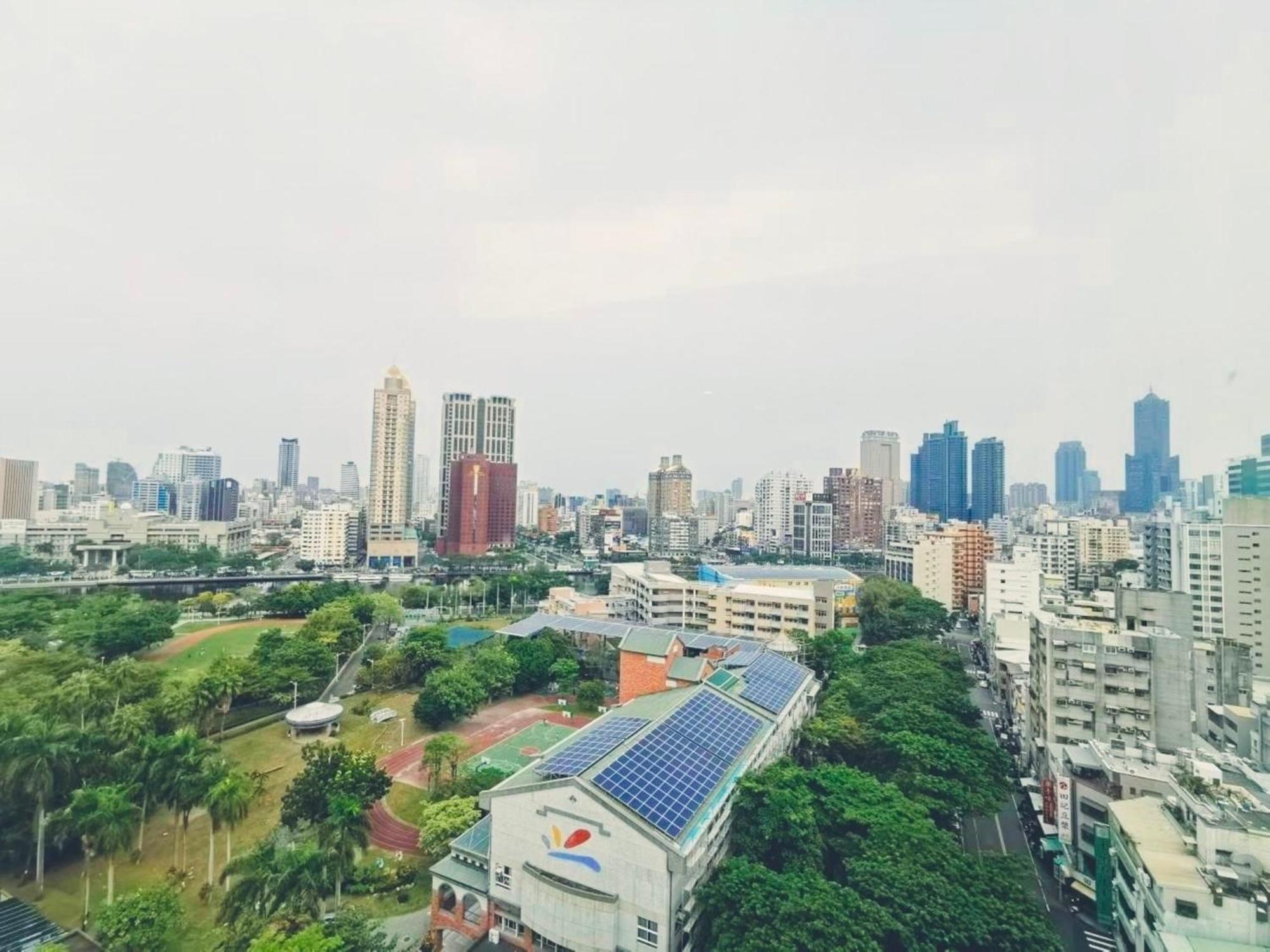 Holiday Inn Express Kaohsiung Love River, An Ihg Hotel Dış mekan fotoğraf